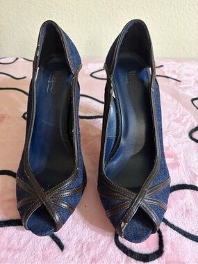 Mossimo Supply Co. Denim Blue Peep-Toe Heels with Brown Trim